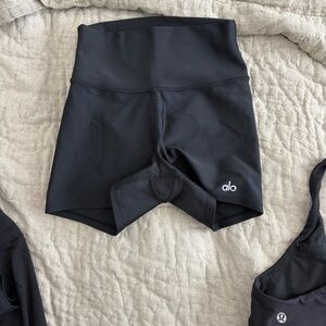 ALO Yoga Women's Black Bike Shorts